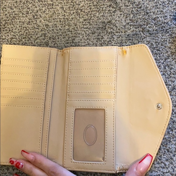 Guess Wallet - Picture 3 of 3